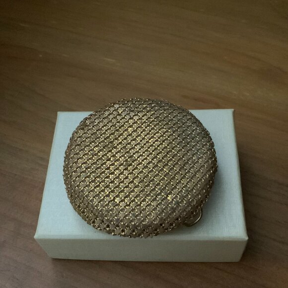 VINTAGE GOLD MESH COMPACT CASE WITH PUFFER - Picture 1 of 5
